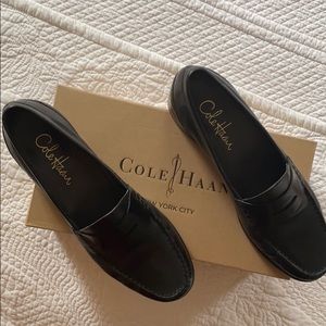 Cole Haan Black Leather Loafers size 6.5